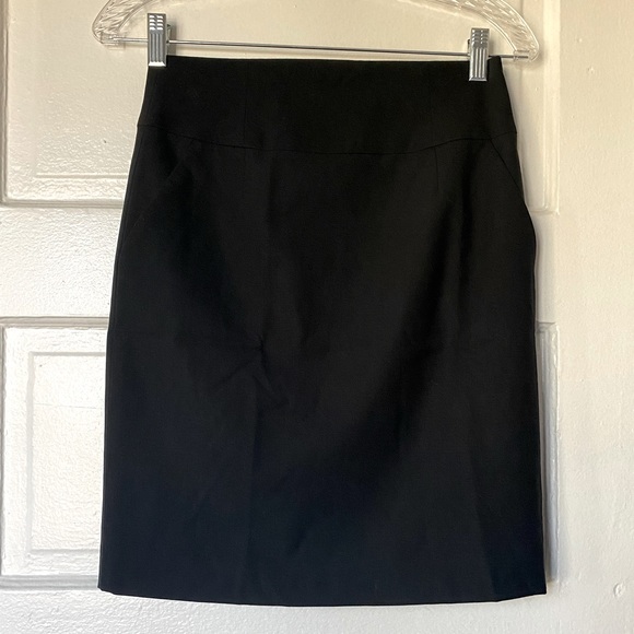 Banana Republic Dresses & Skirts - Banana Republic black pencil skirt. Like New! Size 0. Petite.